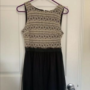 Junior's Dress Sleeveless Beige Lace Black Tulle